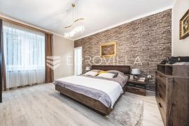 Zagreb, Kvatrić, odličan trosoban stan NKP 90 m2 + garaža, Zagreb, Appartement