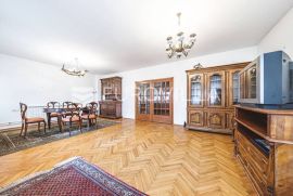 Zagreb, Bukovačka obiteljska kuća NKP 352 m2, Zagreb, Casa