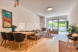 Zagreb, Medveščak, luksuzno novouređena kuća u nizu s dva stana NKP 237,28 m2, Zagreb, House