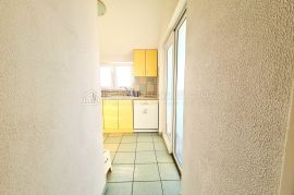 IZVANREDAN STAN NA VRHUNSKOJ POZICIJI, Crikvenica, Appartment