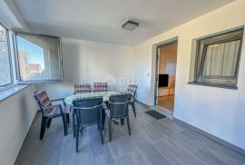 CRIKVENICA, DRAMALJ- Penthouse + stan u novogradnji blizu mora s pogledom, garažom, Crikvenica, Stan