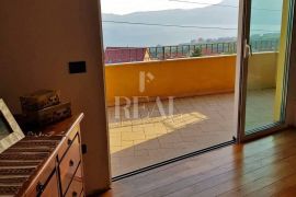 Vrhunski dvoetažni stan na Donjoj Drenovi!!, Rijeka, Apartamento