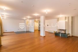 Zagreb, Cvjetni trg luksuzan peterosoban stan 182m2 + 2 garaže, Zagreb, Flat