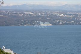 OPATIJA- stan 110m2 DB+3S s panoramskim pogledom na more + okućnica, Opatija, Stan