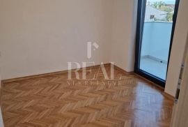 Prodaja stana u Malinskoj 3S+DB   88 M2 200 metara od mora, Malinska-Dubašnica, Kвартира