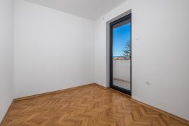 Prodaja stana u Malinskoj 3S+DB   88 M2 200 metara od mora, Malinska-Dubašnica, Kвартира