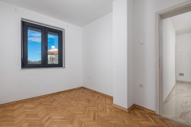 Prodaja stana u Malinskoj 3S+DB   88 M2 200 metara od mora, Malinska-Dubašnica, Kвартира