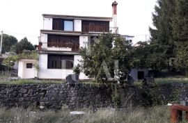 Prodaja kuće s 3 stana u Matuljima  525 m2  P+2 i velikom okućnicom, Matulji, Famiglia