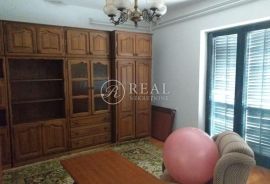 Kuća s tri stana na Pehlinu  P+2   412 m2, Rijeka, House