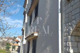 Kuća s tri stana na Pehlinu  P+2   412 m2, Rijeka, Maison