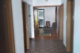 Kuća s tri stana na Pehlinu  P+2   412 m2, Rijeka, Σπίτι