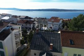 Crikvenica, dvojna kuća na odličnoj lokaciji, Crikvenica, Famiglia