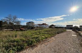 BIOGRAD, PAKOŠTANE - Najam građevinskog zemljišta 150 m od mora, Pakoštane, Земля