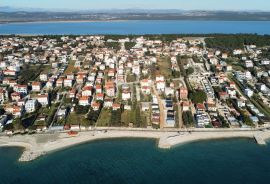 BIOGRAD, PAKOŠTANE - Najam građevinskog zemljišta 150 m od mora, Pakoštane, Terrain