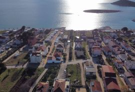 BIOGRAD, PAKOŠTANE - Najam građevinskog zemljišta 150 m od mora, Pakoštane, Terrain