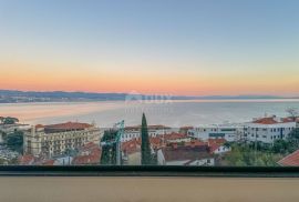 OPATIJA, CENTAR - ekskluzivni penthouse s pogledom, bazenom i garažom, Opatija, Daire