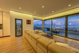 OPATIJA, CENTAR - ekskluzivni penthouse s pogledom, bazenom i garažom, Opatija, Daire