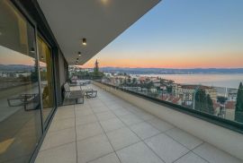 OPATIJA, CENTAR - ekskluzivni penthouse s pogledom, bazenom i garažom, Opatija, Daire