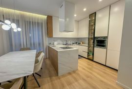 OPATIJA, CENTAR - ekskluzivni penthouse s pogledom, bazenom i garažom, Opatija, Daire