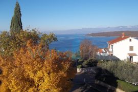 Otok Krk, Njivice, apartman na 250m od mora sa panoramskim pogledom, Omišalj, Appartement