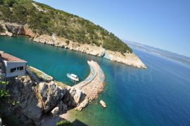 Vrbnik, otok Krk, unikatna kuća na stijeni iznad mora, Vrbnik, House