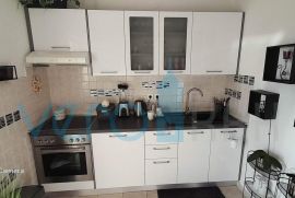 Krk, šira okolica, stan 55m2, okućnica 59m2, prodaja, Krk, Appartement