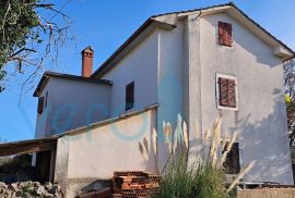 Malinska, samostojeća kamena kuća 160 m2 blizu mora i centra grada, Malinska-Dubašnica, House