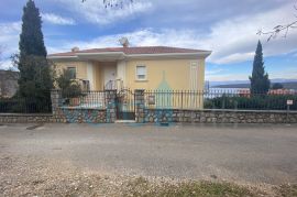 Omišalj, Njivice, Samostojeća kuća 120 m od plaže s otvorenim pogledom, prodaja, Omišalj, House