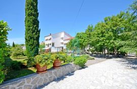 Otok Krk, Malinska, Osebujna villa s parkom i bazenom na odličnoj lokaciji, prodaja, Malinska-Dubašnica, Casa