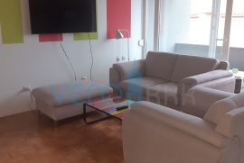 Krk, grad, stan 84m2 sa okućnicom, pogled na more, prodaja, Krk, Flat