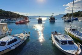 Krk, Okolica, Samostojeća kuća roh-bau na velikoj parceli s otvorenim pogledom, prodaja, Krk, Ev