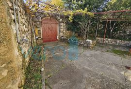 Crikvenica, Bribir- imanje sa 2 kuće i parcelom od 1778m2, prodaja, Vinodolska Općina, House