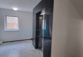 Kostrena, Rijeka okolica, komforni trosobni stan, blizu mora, prizemlje, prodaja, Kostrena, Apartamento