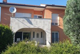 OPATIJA, OKOLICA- Obiteljska kuća s dva stana na parceli od 1800 m2, Kastav, Maison