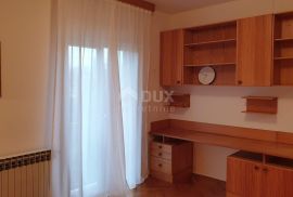 OPATIJA, OKOLICA- Obiteljska kuća s dva stana na parceli od 1800 m2, Kastav, Maison