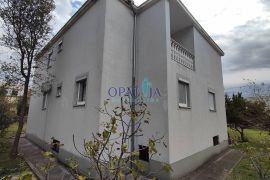 Starigrad, kuća sa podrumom i vrtom 80 m do mora, Starigrad, Casa