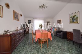 APARTMANSKA KUĆA, 150 M OD MORA, PAG, Pag, بيت