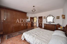 APARTMANSKA KUĆA, 150 M OD MORA, PAG, Pag, بيت