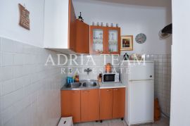 APARTMANSKA KUĆA, 150 M OD MORA, PAG, Pag, بيت