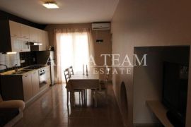 APARTMANSKA KUĆA S 7 APARTMANA, PRIVLAKA, Privlaka, Maison