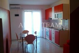 APARTMANSKA KUĆA S 7 APARTMANA, PRIVLAKA, Privlaka, Maison