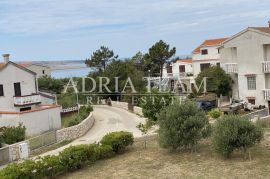 APARTMANSKA KUĆA S 6 APARTMANA, 70 M OD MORA, PAG - POVLJANA, Povljana, Casa