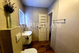 KAMENA KUĆA S BAZENOM, 800 M OD MORA, PRIVLAKA - ZADAR, Privlaka, Haus