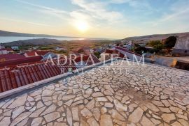 OBNOVLJENA KAMENA KUĆA, BLIZINA PLAŽE RUČICA, PAG - ZUBOVIĆI, Novalja, House