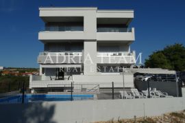 APARTMANSKA KUĆA S POGLEDOM NA MORE, 250 M OD MORA, BIBINJE - ZADAR, Bibinje, Σπίτι