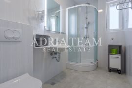 APARTMANSKA KUĆA S POGLEDOM NA MORE, 250 M OD MORA, BIBINJE - ZADAR, Bibinje, Σπίτι