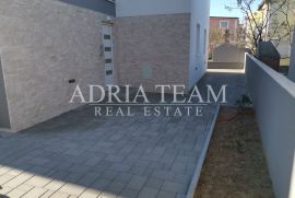 APARTMANI U NOVOGRADNJI, 200 M OD MORA, VIR - ZADAR, Vir, Appartment