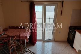 APARTMAN S 2 SPAVAĆE SOBE I POGLEDOM NA MORE, 50 M OD MORA, POVLJANA - PAG, Povljana, Appartment