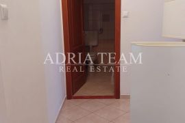 APARTMAN S 2 SPAVAĆE SOBE I POGLEDOM NA MORE, 50 M OD MORA, POVLJANA - PAG, Povljana, Appartment