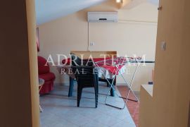 APARTMAN S 2 SPAVAĆE SOBE I POGLEDOM NA MORE, 50 M OD MORA, POVLJANA - PAG, Povljana, Appartment